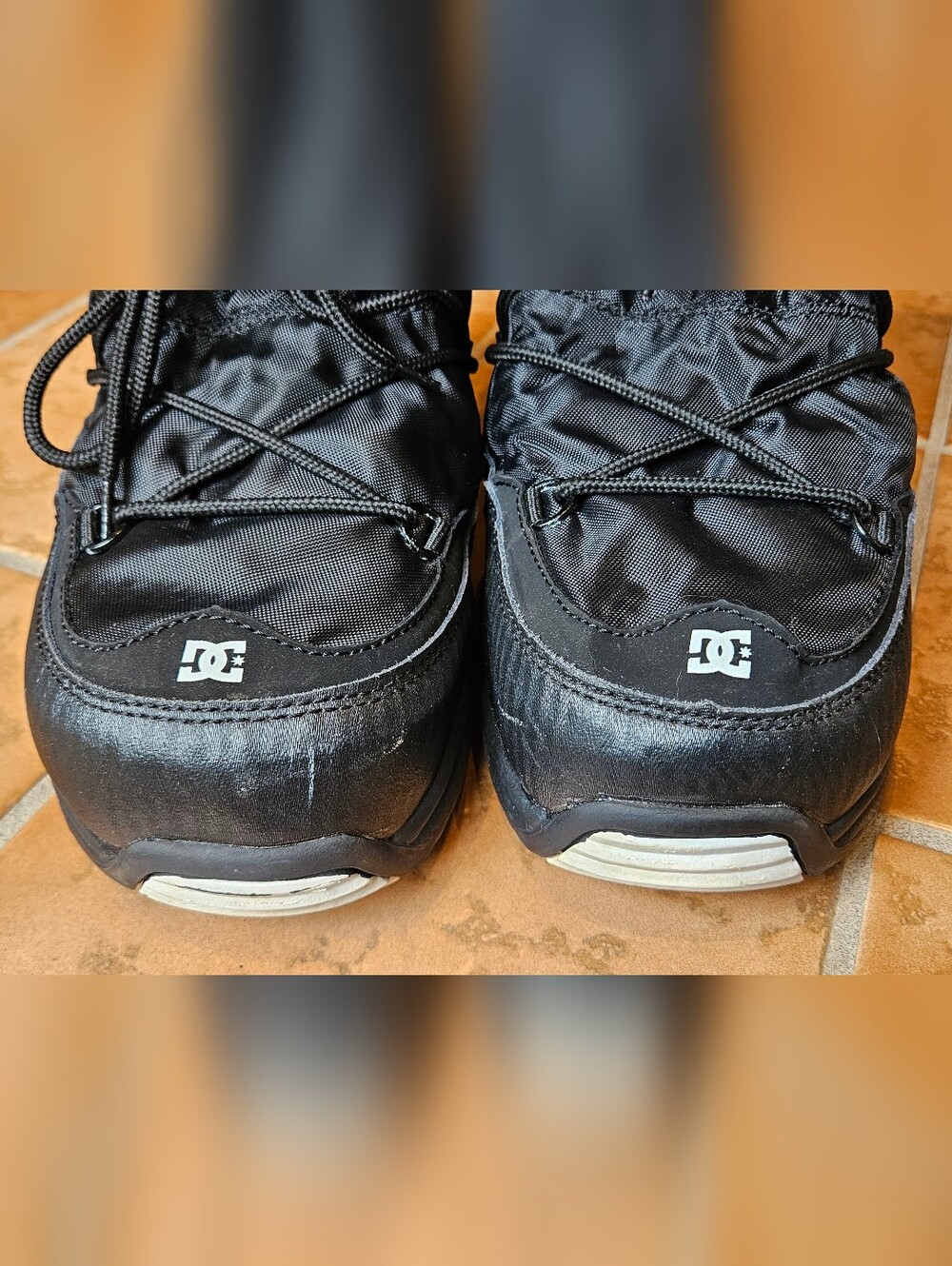 VTG DC Shoes Chalet SE 2.0 Black Snow Moon Boots Faux Fur Rhinestone Y2K - Picture 4 of 13